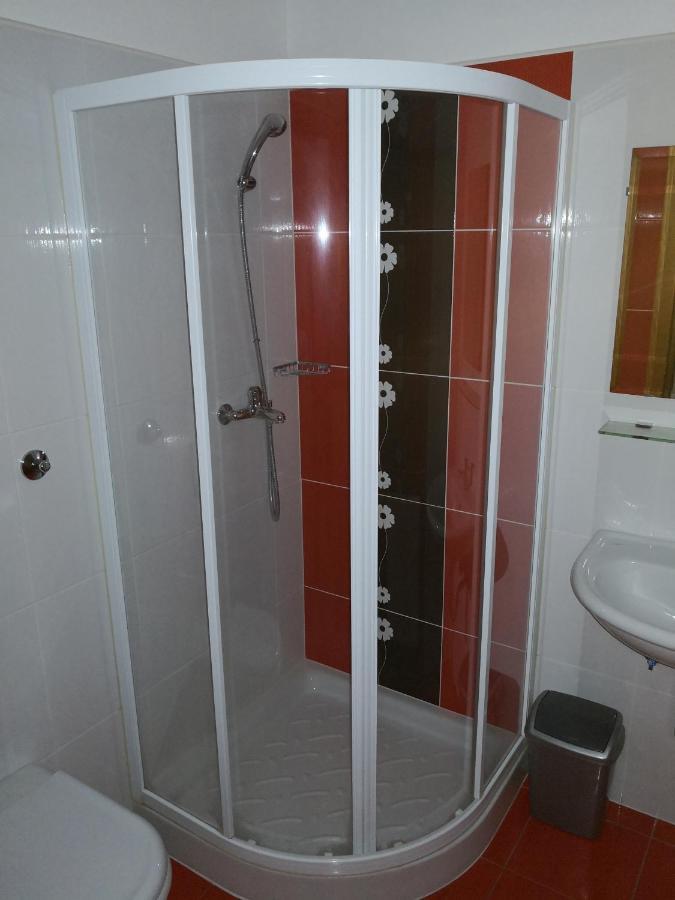 Gostilna Pri Dragici, Gostilna S Prenocisci, D.O.O. Hotel Sezana ภายนอก รูปภาพ