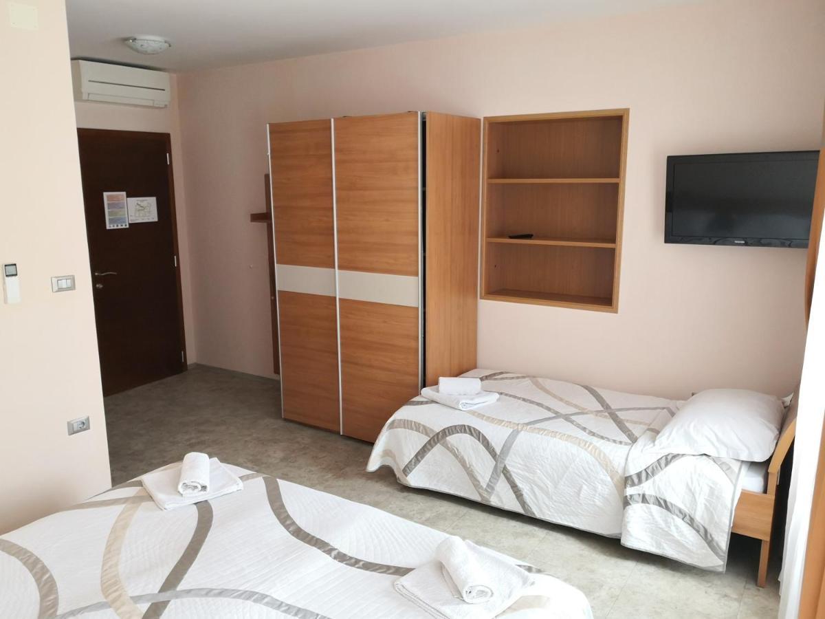 Gostilna Pri Dragici, Gostilna S Prenocisci, D.O.O. Hotel Sezana ภายนอก รูปภาพ