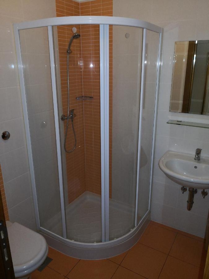 Gostilna Pri Dragici, Gostilna S Prenocisci, D.O.O. Hotel Sezana ภายนอก รูปภาพ